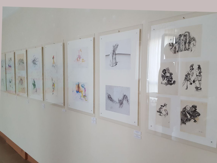 opere grafiche nella sala polivalente