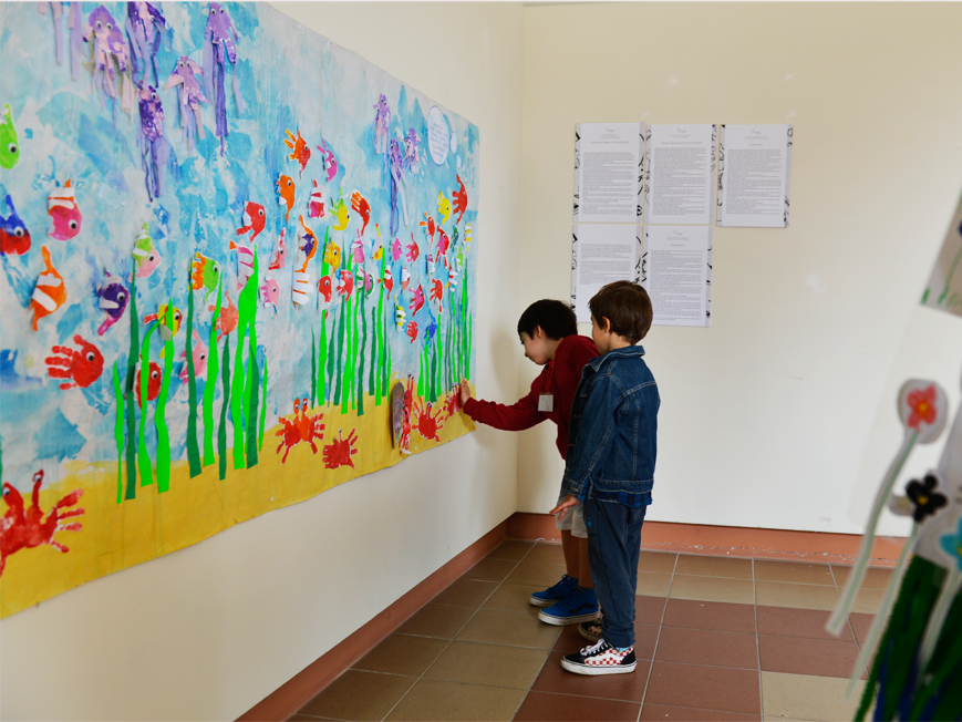 pannello scuola materna e testi delle storie